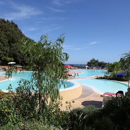 Ξενοδοχείο με διαμερίσματα Th Ortano - Ortano Mare 4*