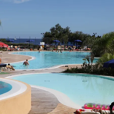 Ξενοδοχείο με διαμερίσματα Th Ortano - Ortano Mare 4*