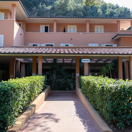 Ortano Mare Hotel 4*